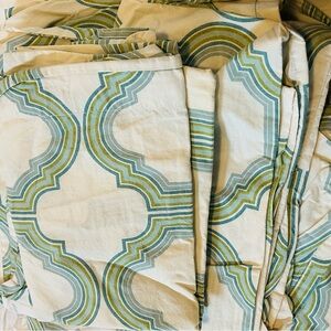 Pottery barn king duvet with 2 matching king shams